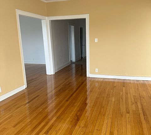 4th image of 6849 S Crandon Ave APT 3