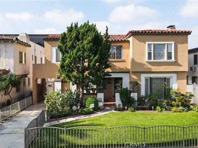 137 N Hamilton Dr, Beverly Hills, CA, 90211