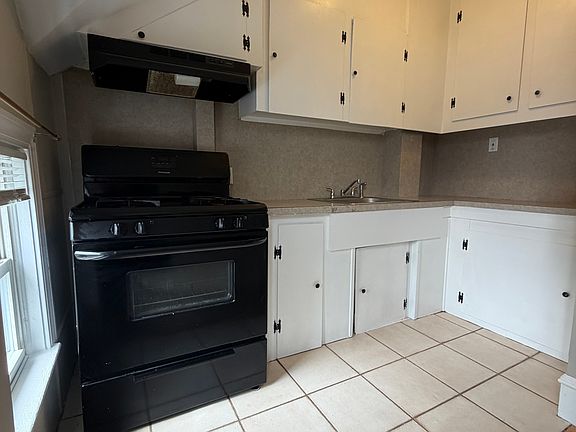 4th image of 112 Niagara St #3