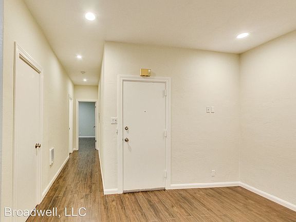 5th image of 831 Sacramento St APT 28