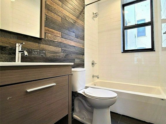 5th image of 249 Midwood St APT 9