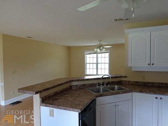 5th image of 240 Hodges Cir