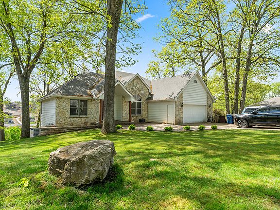 4th image of 5464 Hampton Ct. Court
