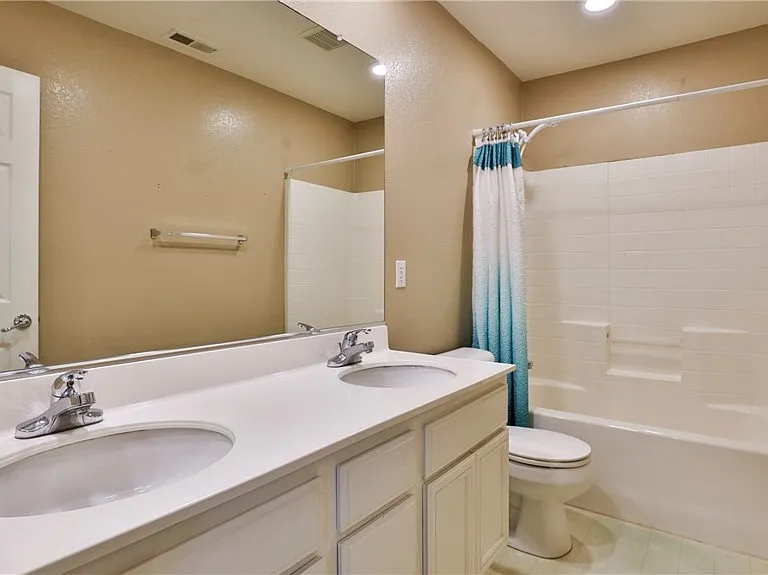 1765 Yvonne Ct — Photo 33