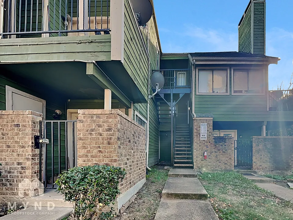 9823 Walnut St #L306