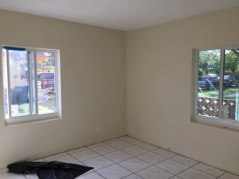 1308 NW 4th St — Photo 6