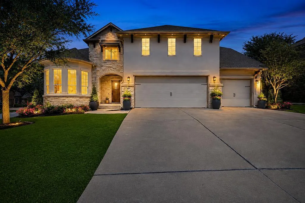 4 bed, 4.5 bath, 4064 sqft, $4,995 — Photo 1