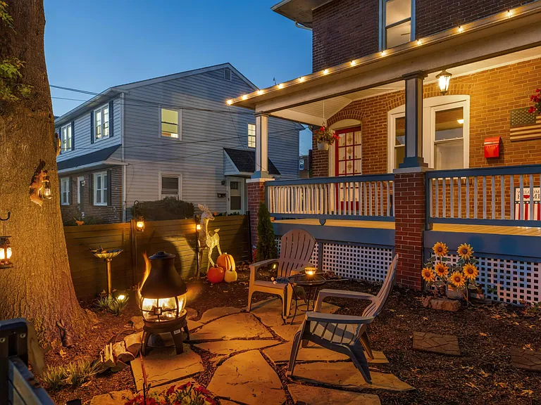 What a spectacular space at night!
Get those marshmallows ready!