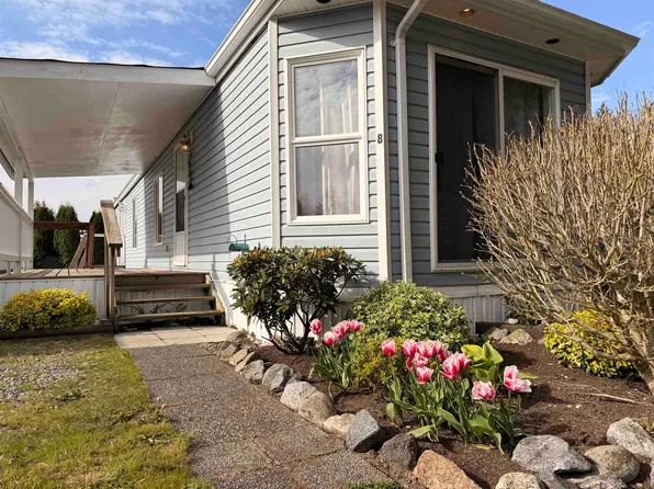 5575 Mason Rd #8, Sechelt, BC V7Z 0K9