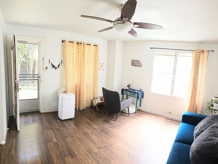 1523 Thurston Ave — Photo 3