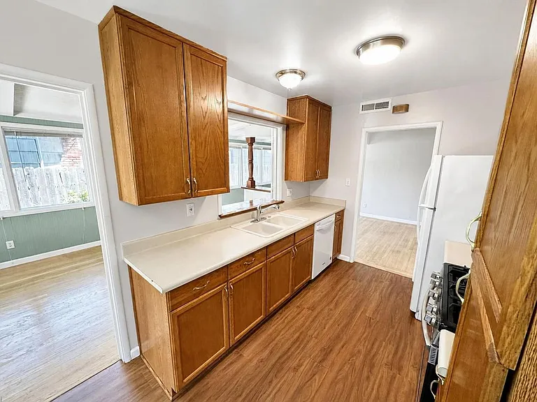 4549 Lippi Pkwy — Photo 11