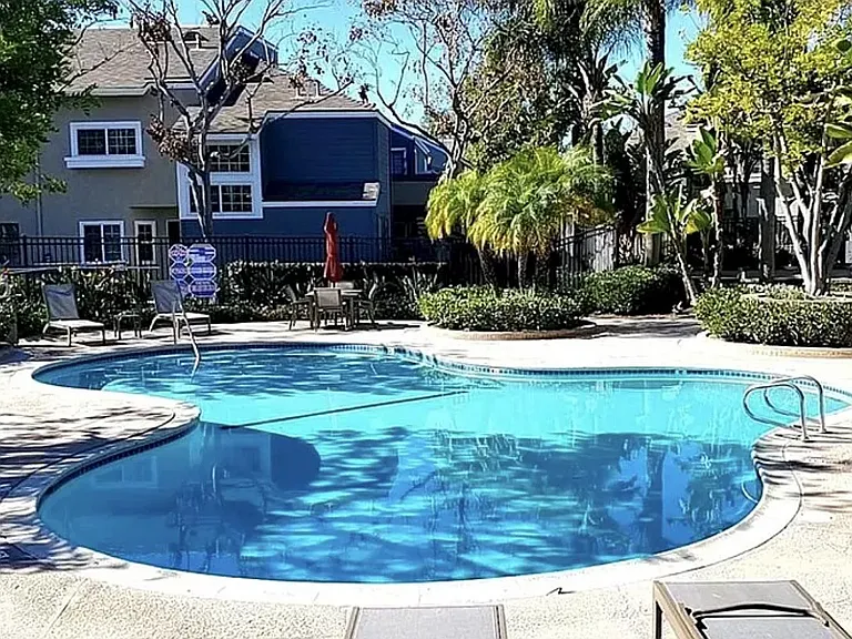 24401 Avenida De Los Ninos — Photo 19