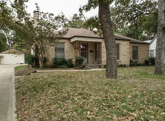 2nd image of 1604 Bluebonnet Dr