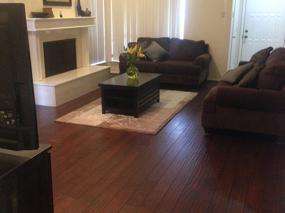 1st image of 2105 Oakwood Ln