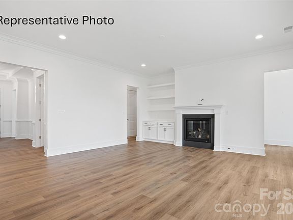 5th image of 1491 Twin Leaf Rd