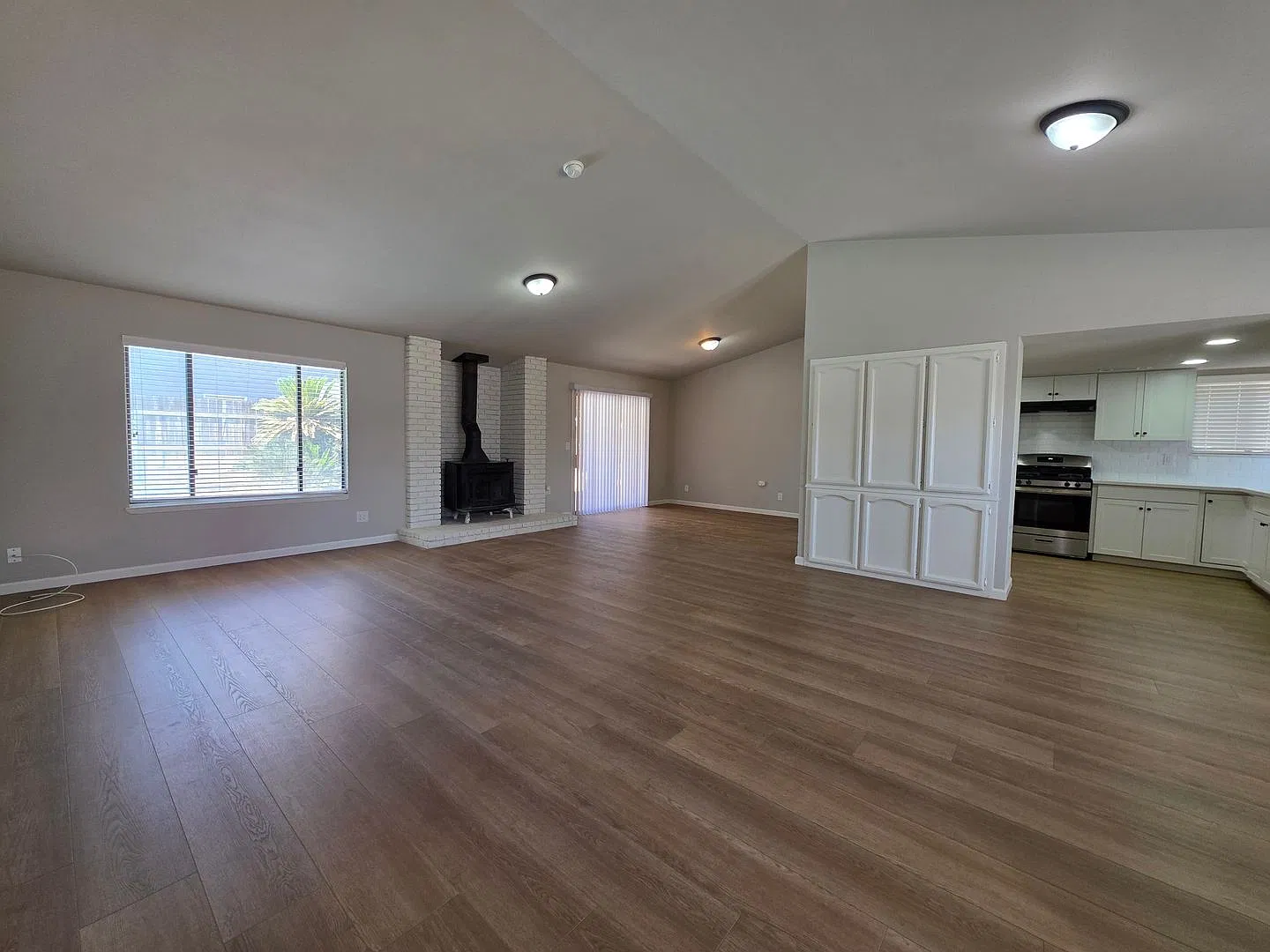 Recently Remodeled 4 Bedroom 2 Bathroom Home in NE Visalia! — Photo 3