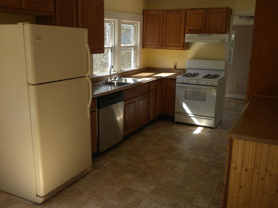 2nd image of 925 N Justice St
