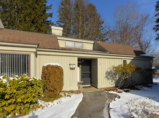 3 Heritage Vlg #B, Southbury, CT 06488