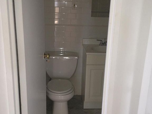 5th image of 115 E 34th St APT 2B