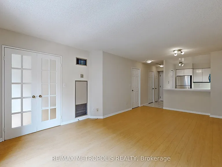 7 Carlton St #810 — Photo 19