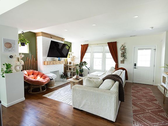 2nd image of 1136 Lockbourne Rd