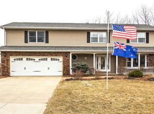 305 Fairway Ct S, Stewartville, MN 55976