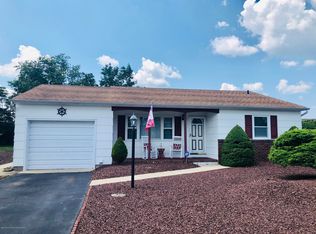 7 Wiltshire Ct, Toms River, NJ 08757