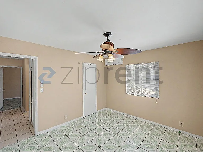 4417 Deland Ave — Photo 21