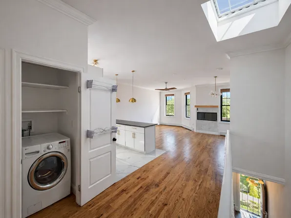 274 Bleecker Street image 1 of 14