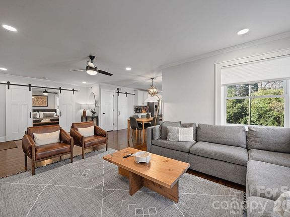 5th image of 3720 Tuckaseegee Rd