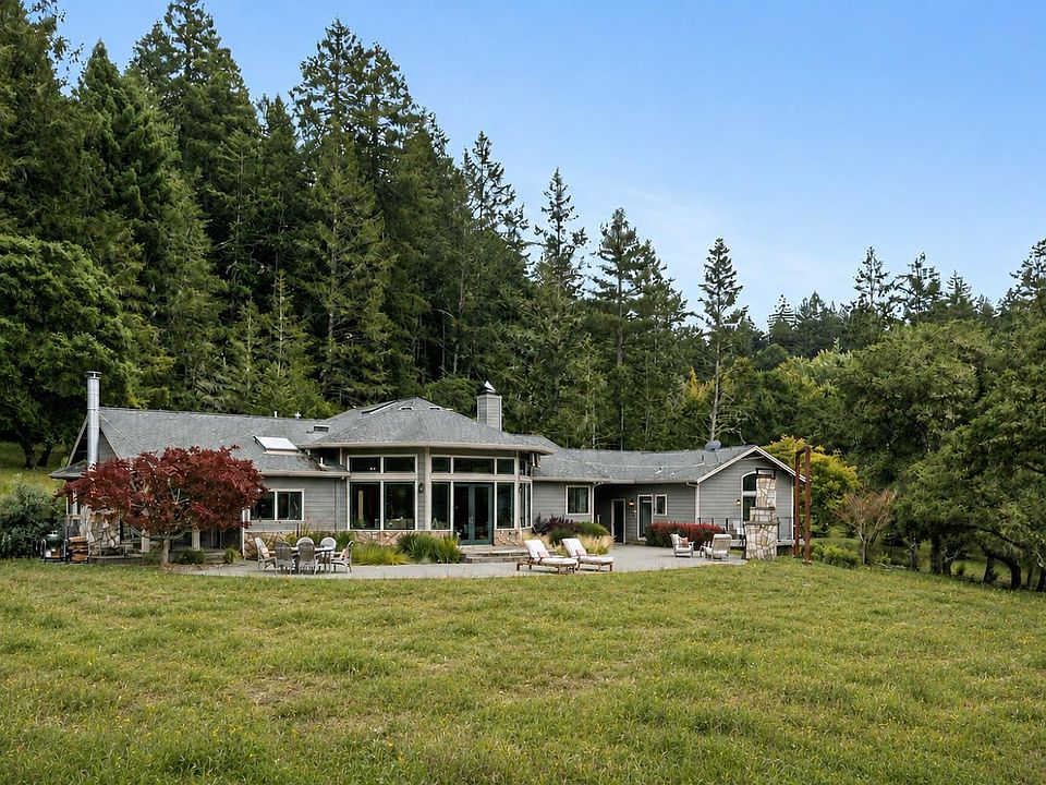 1st image of 2585 Marra Road