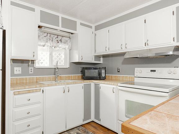 4th image of 537 Thompson Creek Rd #43