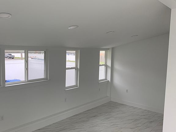 4th image of 325 Jackson Rd
