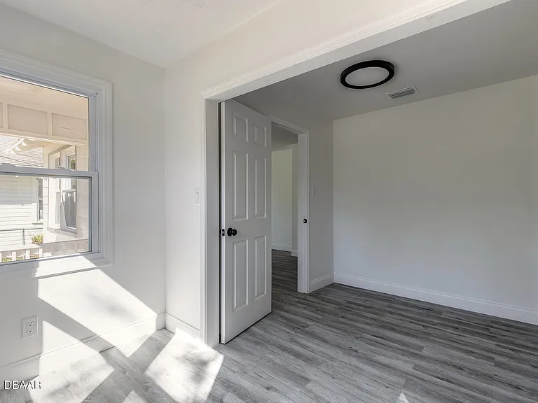 138 Kingston Ave — Photo 9
