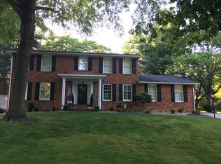 1902 Tomahawk Ln, Godfrey, IL 62035