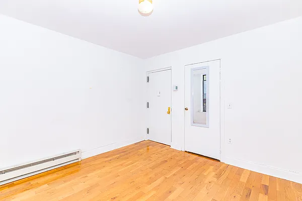 Rented by MySpaceNYC | media 8