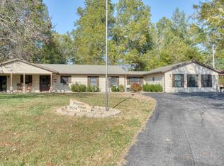 804 Skeeter Ridge Ln, Carterville, IL 62918