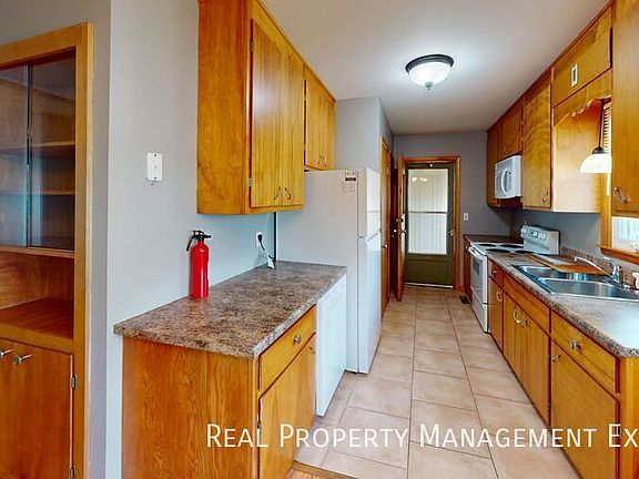 3rd image of 2200 W 39th St