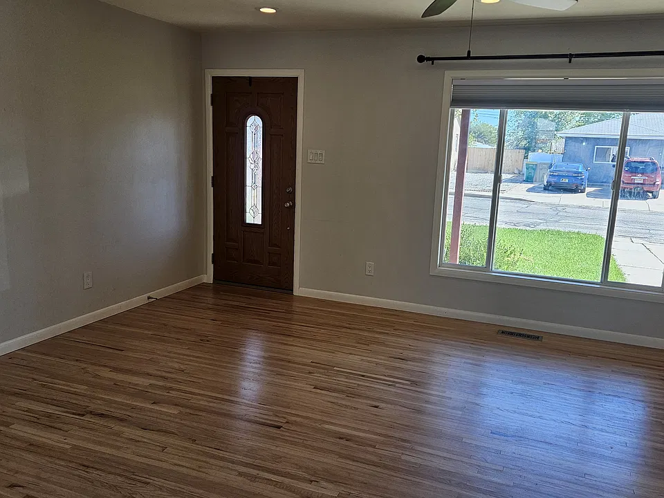 2101 N Cochiti Ave