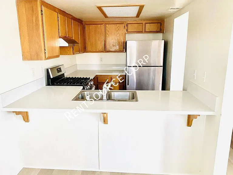 2910 B St #7 — Photo 6