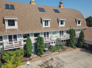 28641 N Lake Dr UNIT 2, Waterford, WI 53185