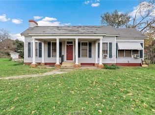 502 Maple St, Calvert, TX 77837