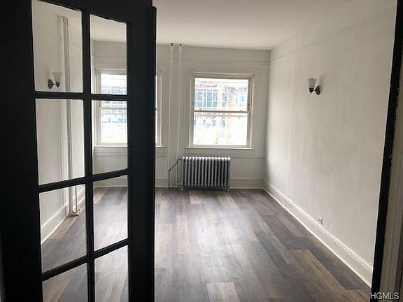 2nd image of 30 N 6th Ave