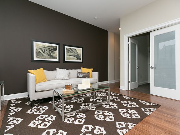 2nd image of 201 Stanwix St