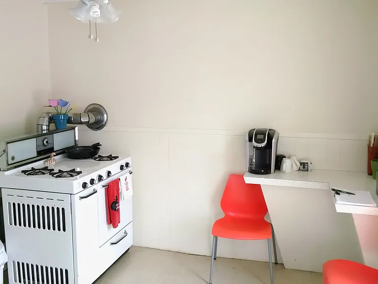 377 Rimmon St #4 — Photo 4
