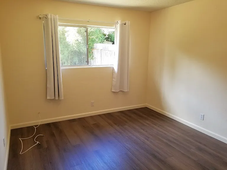 778 Peach St #B — Photo 10