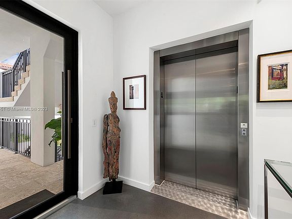 4th image of 1228 Anastasia Ave #203