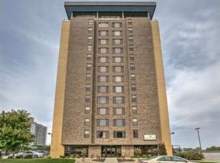 700 E 8th St UNIT 7P, Kansas City, MO 64106