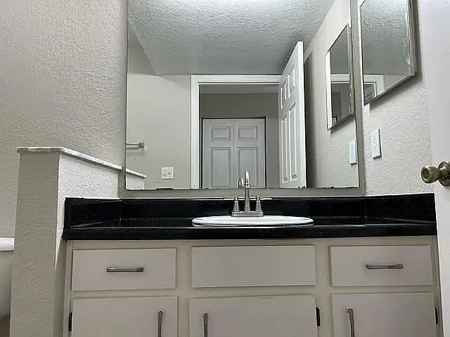 831 Camargo Way — Photo 15