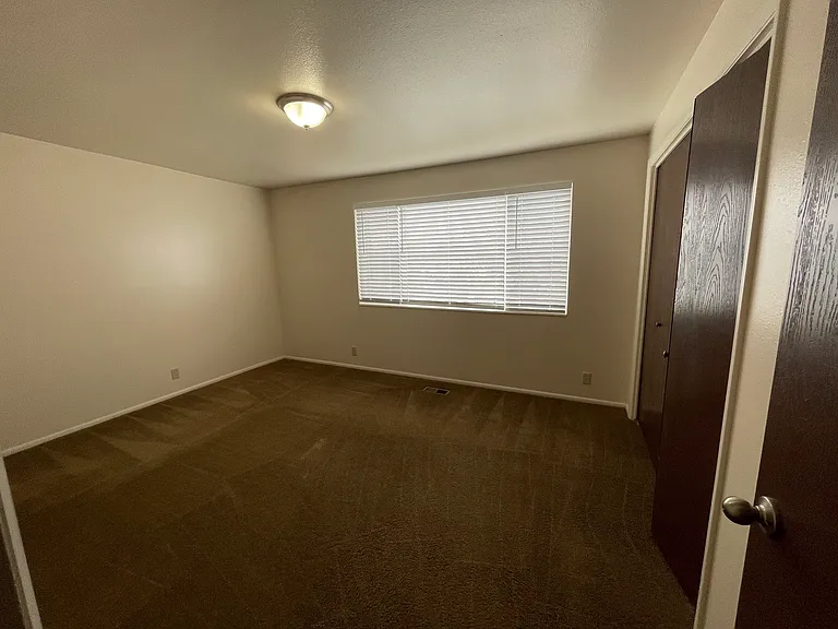 53 E 600 N — Photo 12